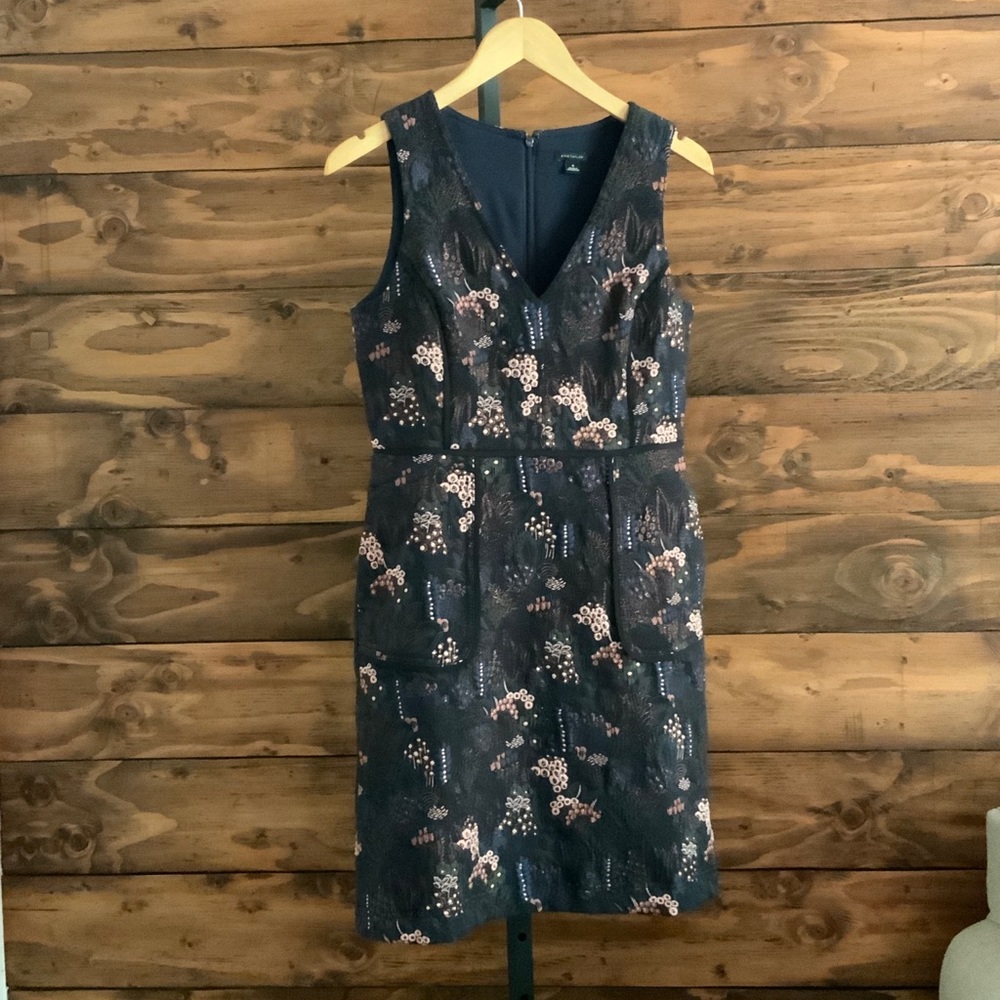 Ann Taylor embroidered sheath dress in size 4.